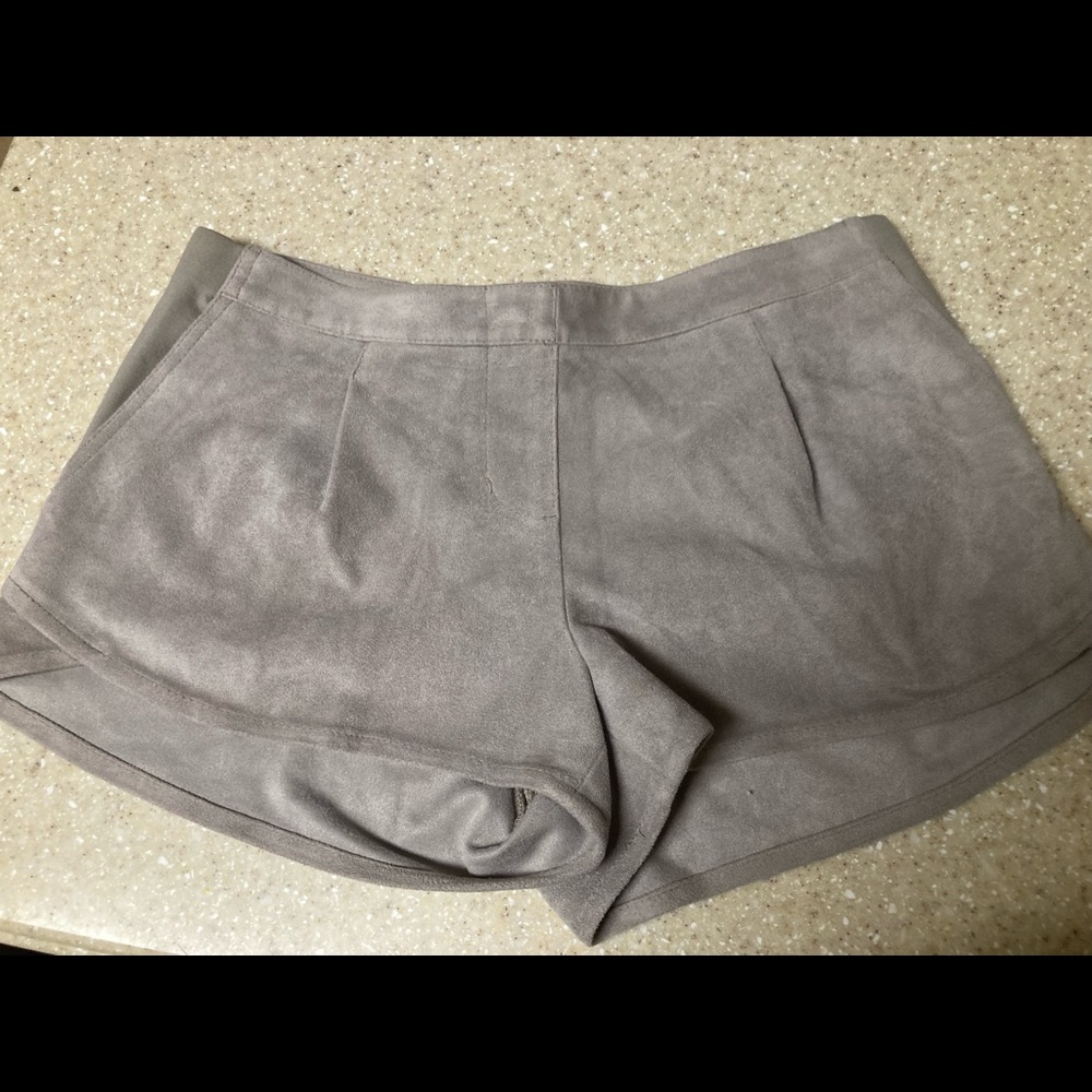 Ladies gray suede shorts. Size small (4)